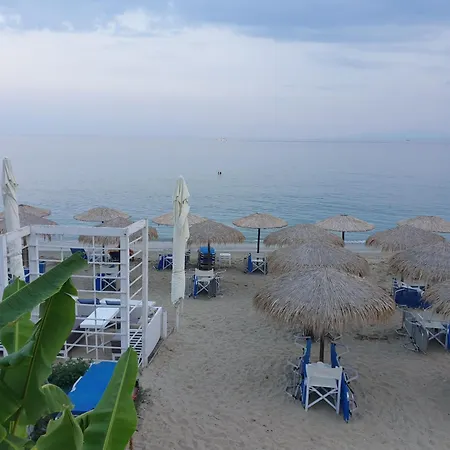Sea Breeze Apartment *