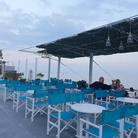 Apartment Sea Breeze Nea Kallikrateia